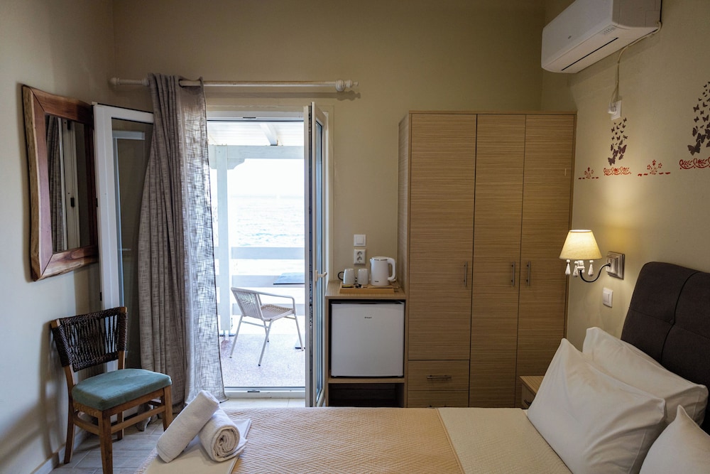 Venus Beach Hotel 19/64