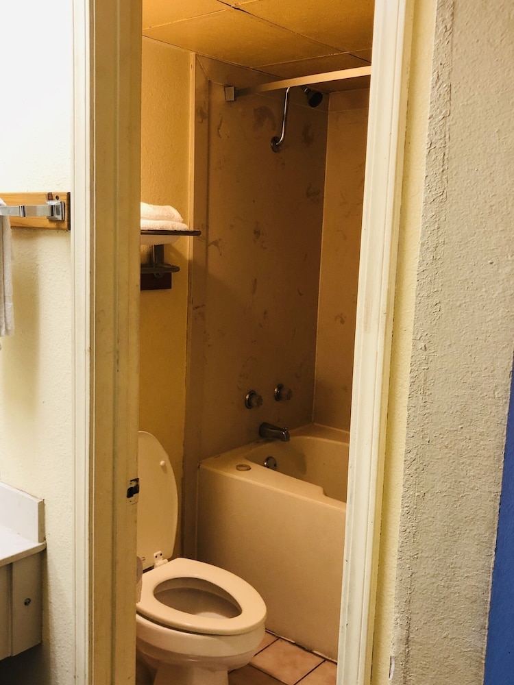 Americas Best Value Inn Suites 35/36