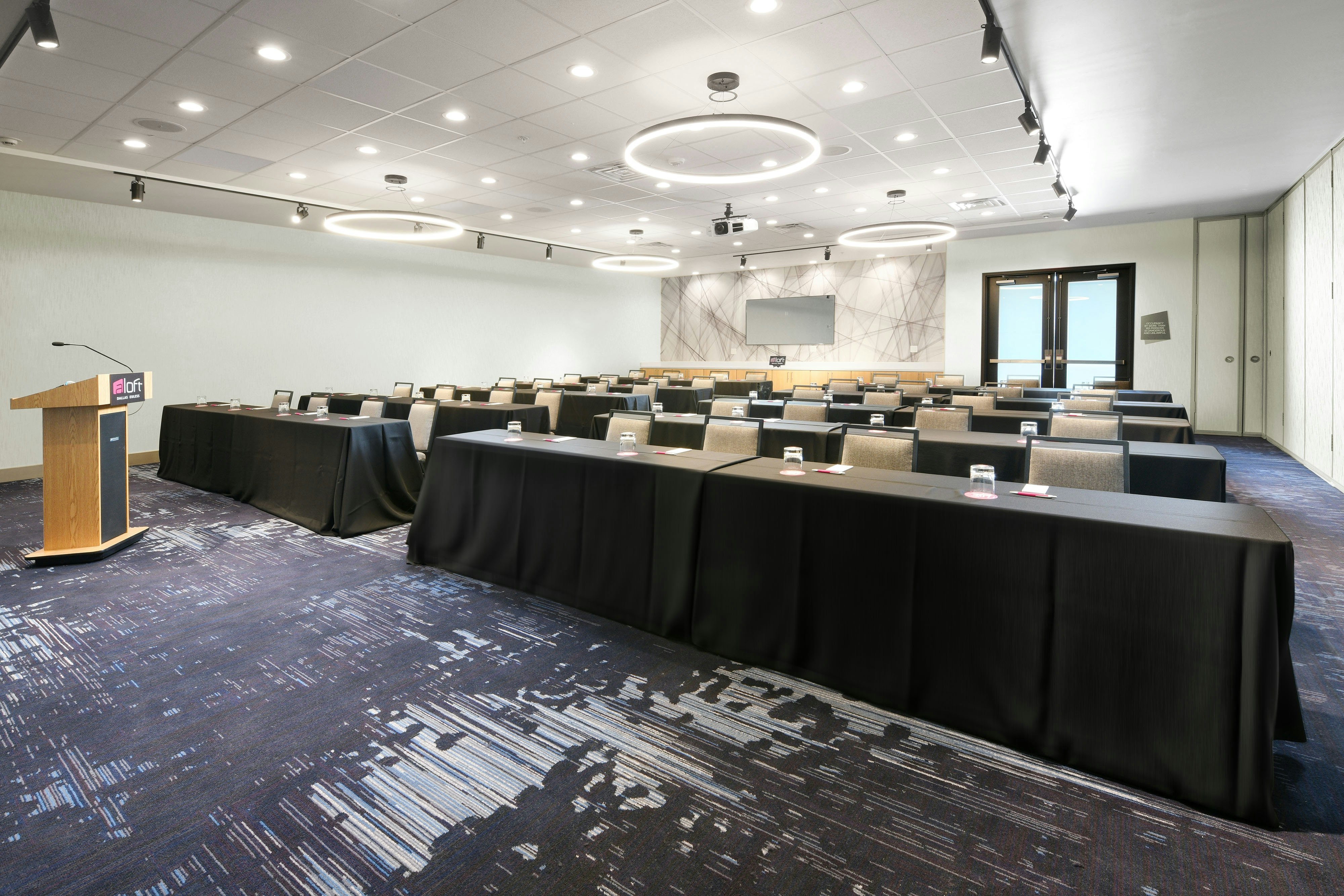 Aloft Dallas Euless 37/44