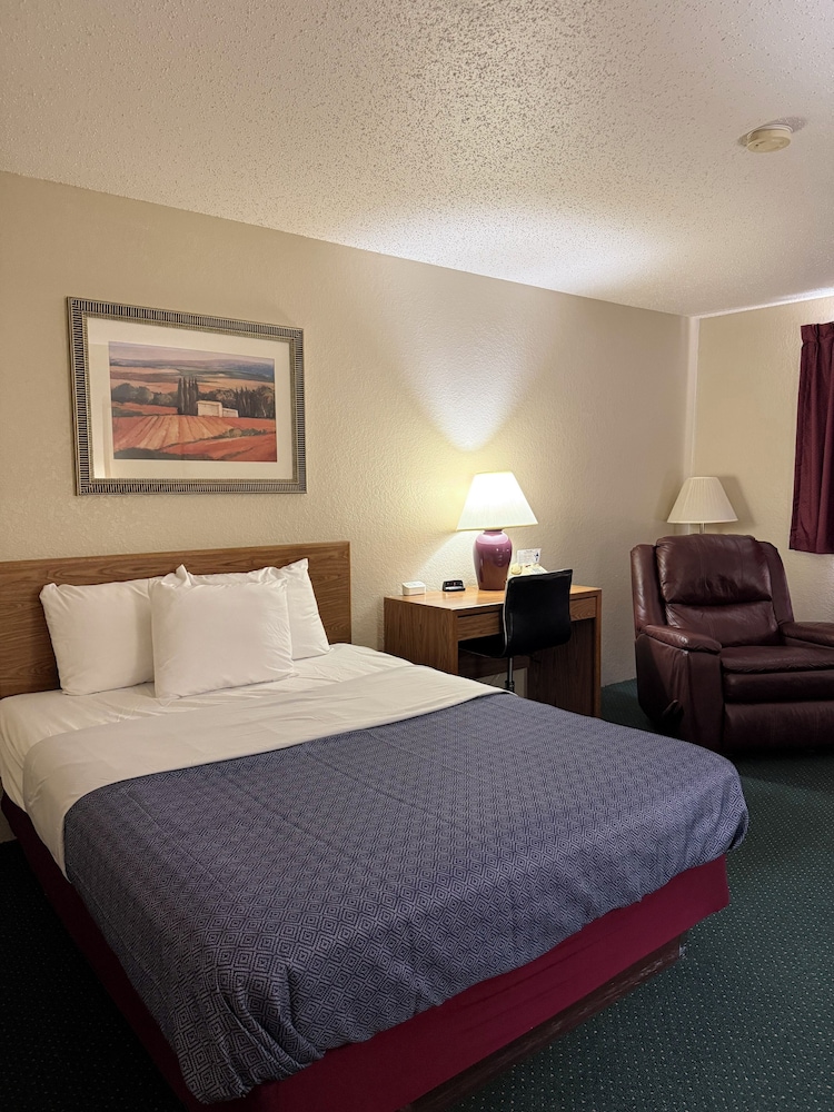 Americas Best Value Inn and Suites-Cassville/Roaring River 9/42