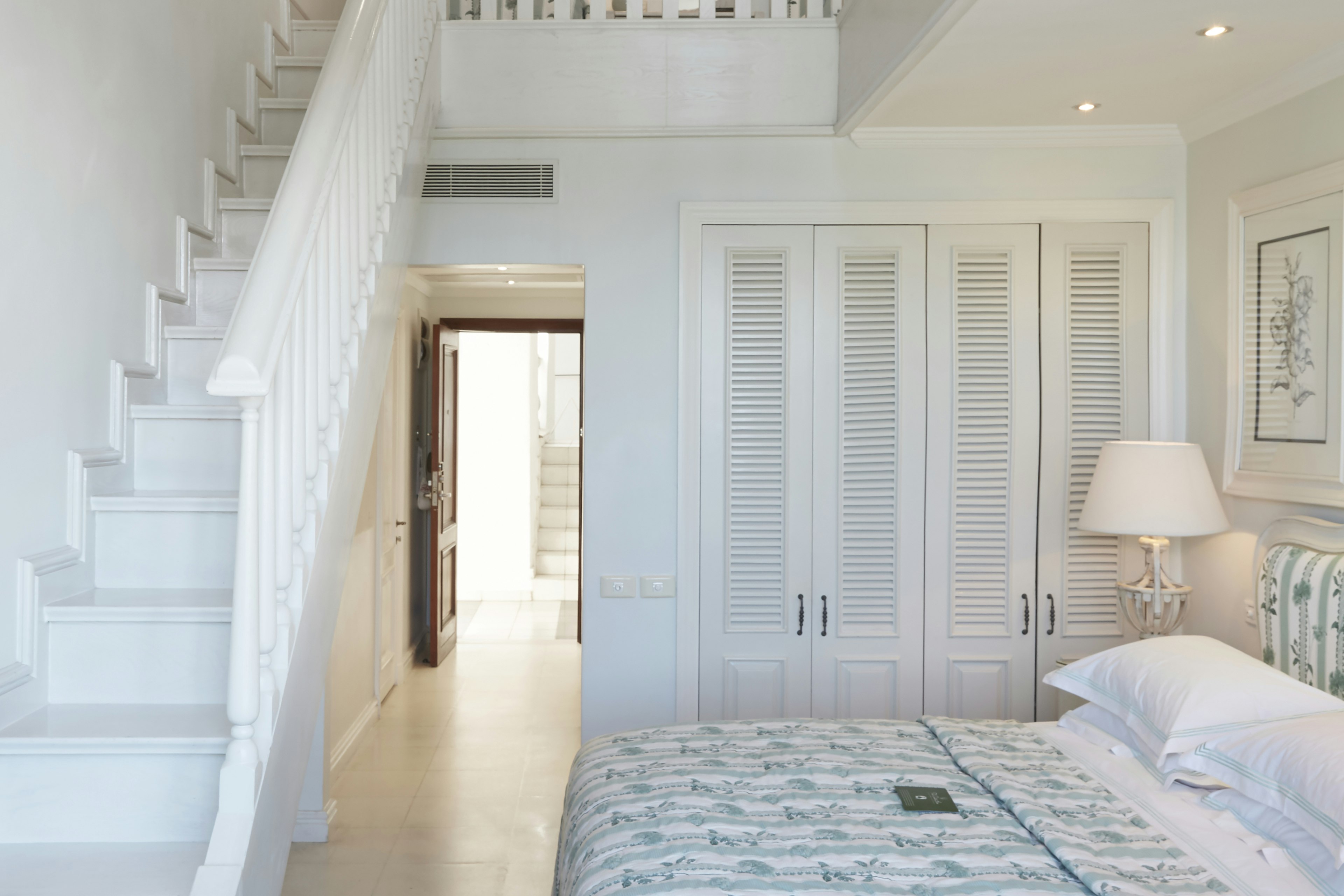 Sea Facing Family Room، The Oyster Box 2/5
