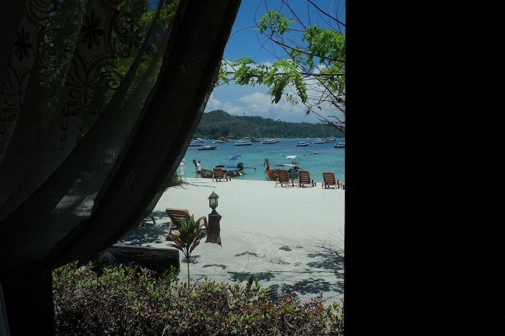 PHI PHI SAND SEA VIEW RESORT 46/57