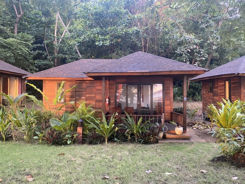 Mali Resort Koh Kradan 2/50