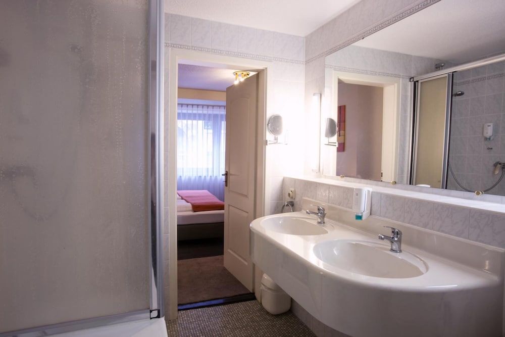 Centro Hotel Ariane 56/58
