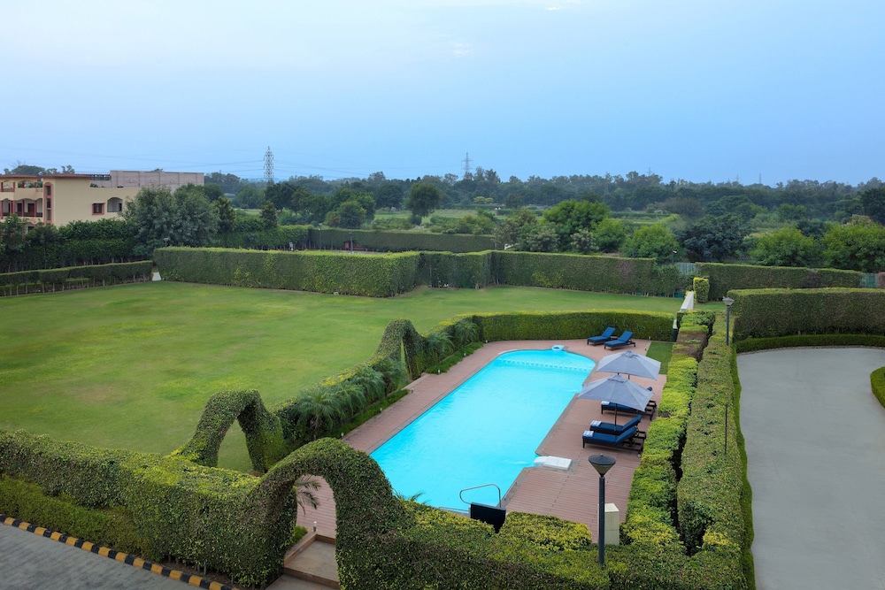 FOUR POINTS BY SHERATON NEW DELHI AIRPORT HIGHWAY 16/28