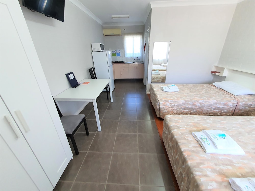 Maria Motel 9/60