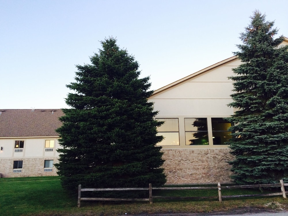 All Seasons Resort 47/49