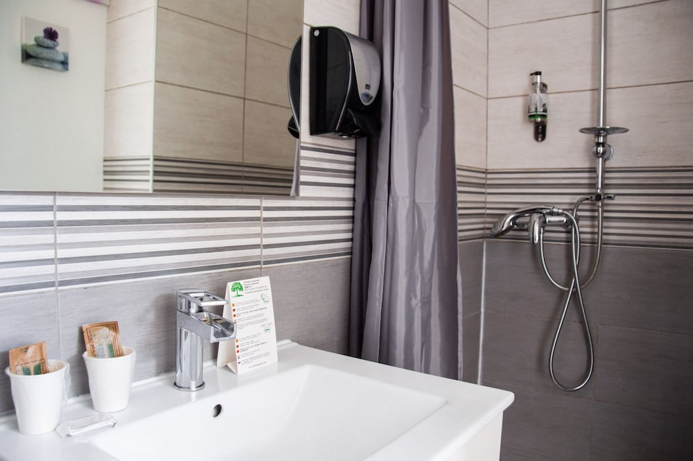 Hotel Le Tivoli Theopolis 43/47