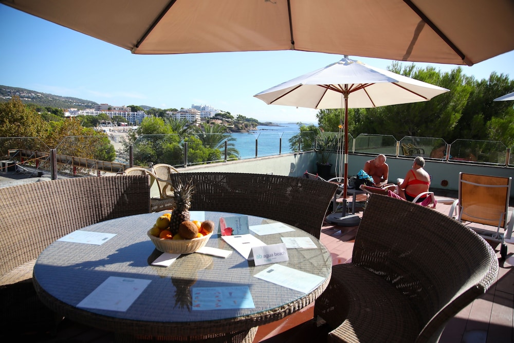 Agua Beach Hotel - Adults Only 58/66