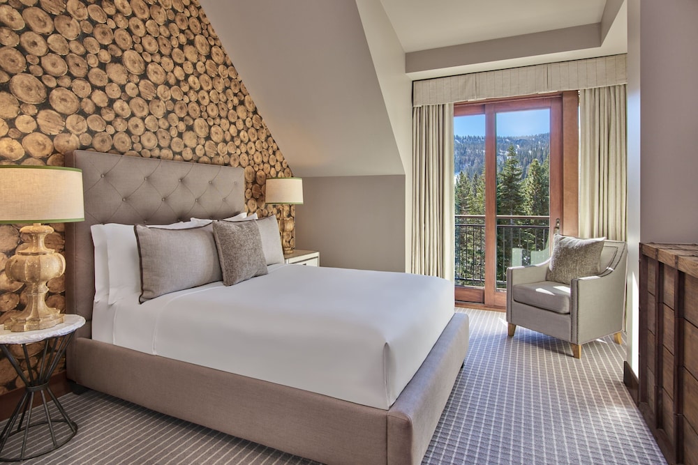 4 Bedrooms, Double Bed, Mountain View, Balcony