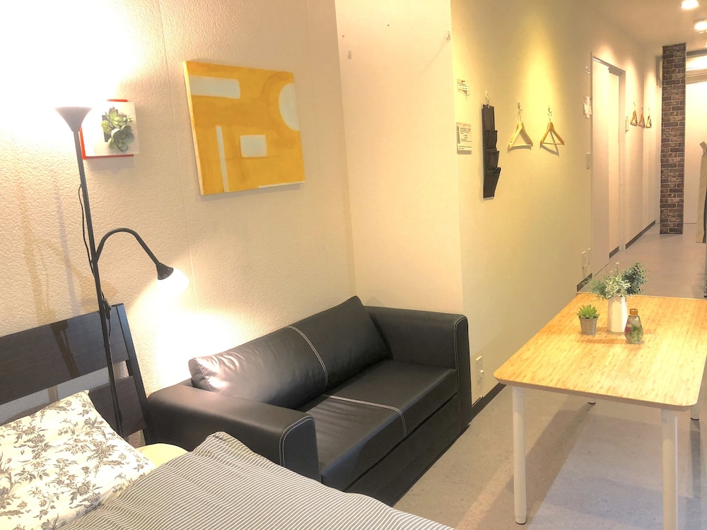 Tokyo Art House 28/49