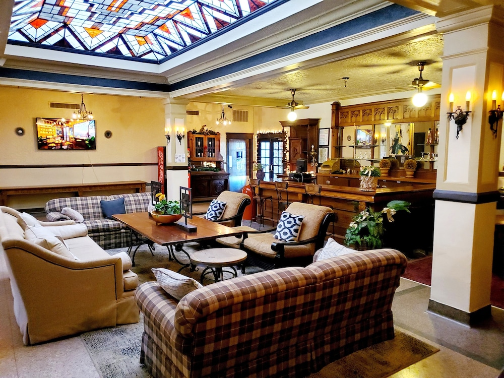 Monte Villa Inn 25/36