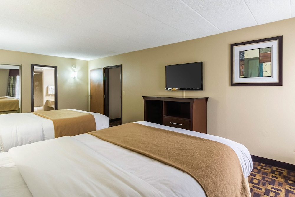 Quality Inn & Suites Arden Hills - Saint Paul North 13/37