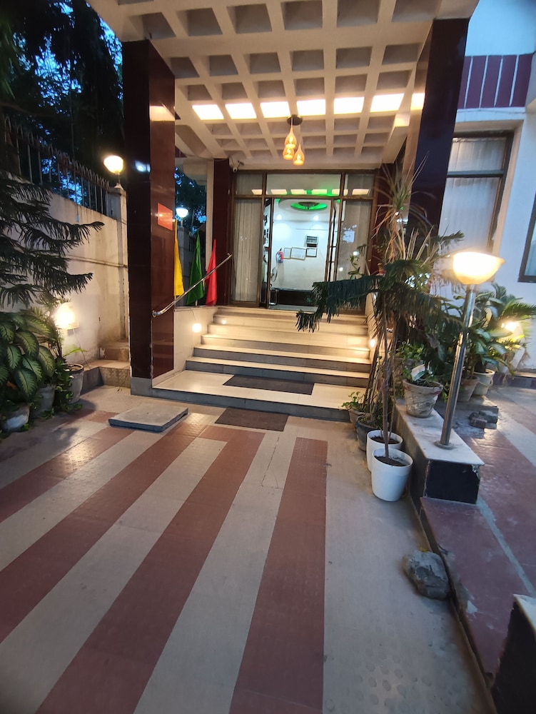 Hotel Viraat Inn 44/50
