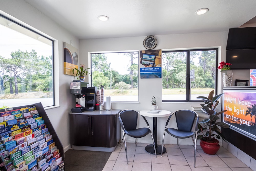 Motel 6 Monterey Downtown 40/66