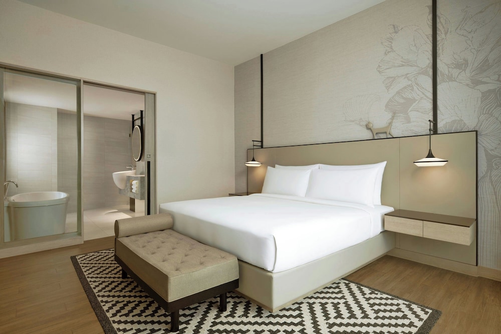 غرفة بسرير كينج بغرفة نوم واحدة، Courtyard by Marriott Bangkok Suvarnabhumi Airport 3/9