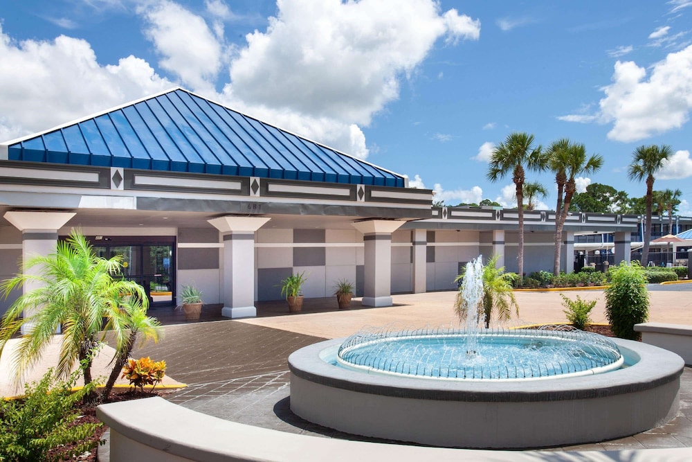 Travelodge By Wyndham Deltona 1/48