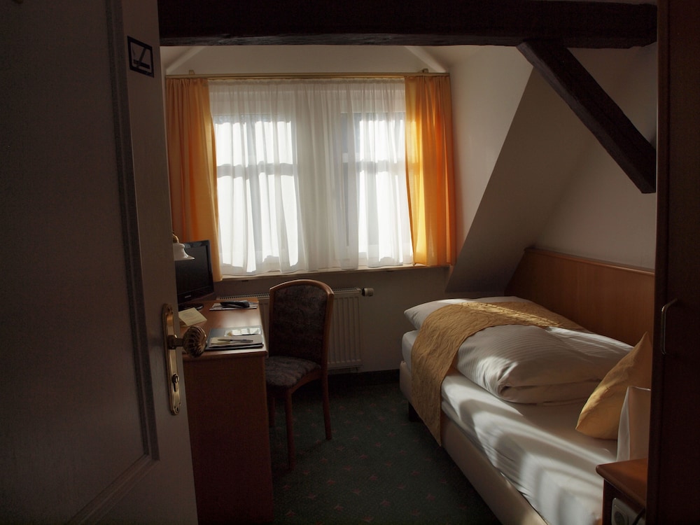 Hotel Bellevue Schmolln 15/42