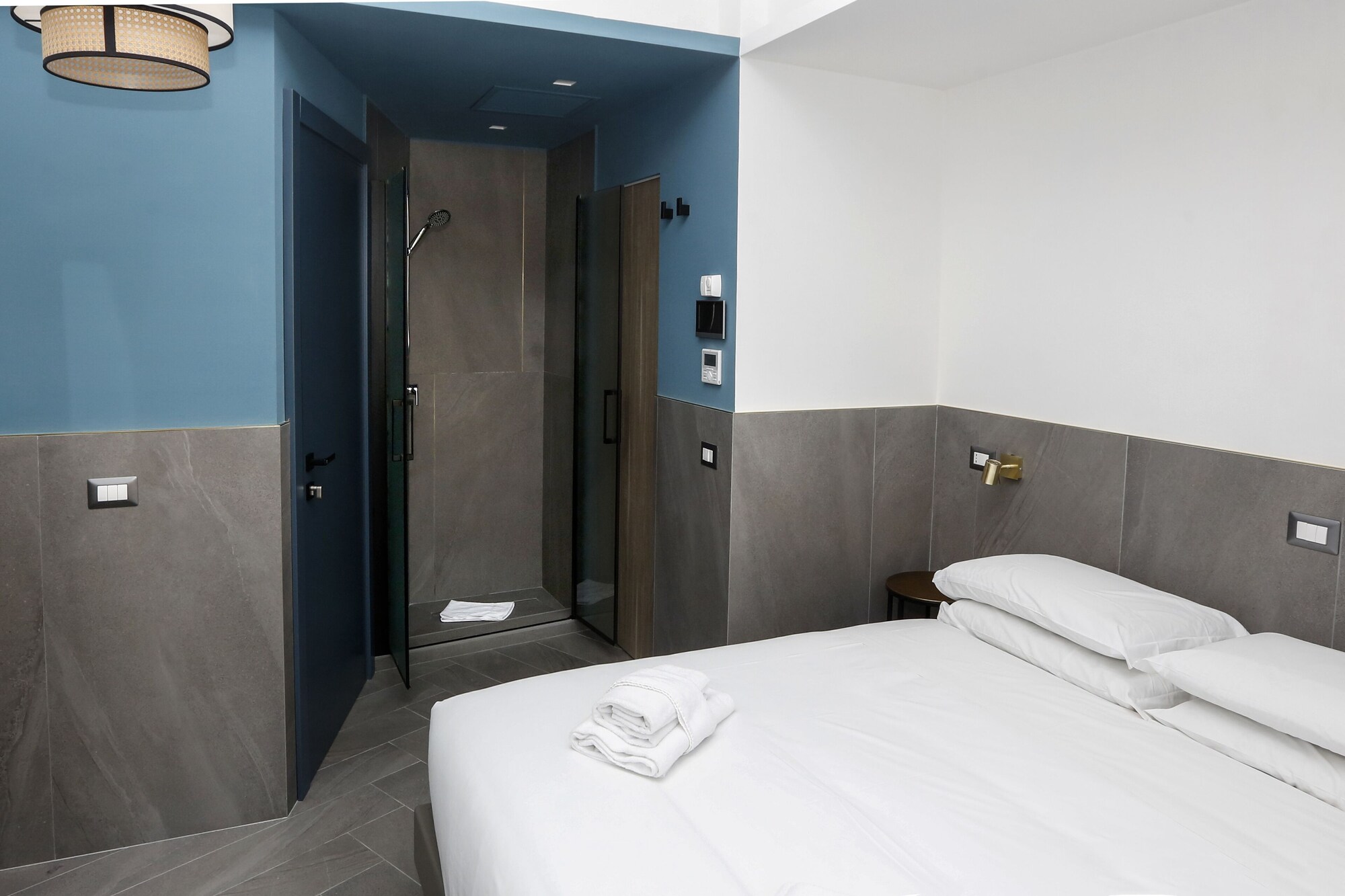 STANDARD, DOUBLE BED