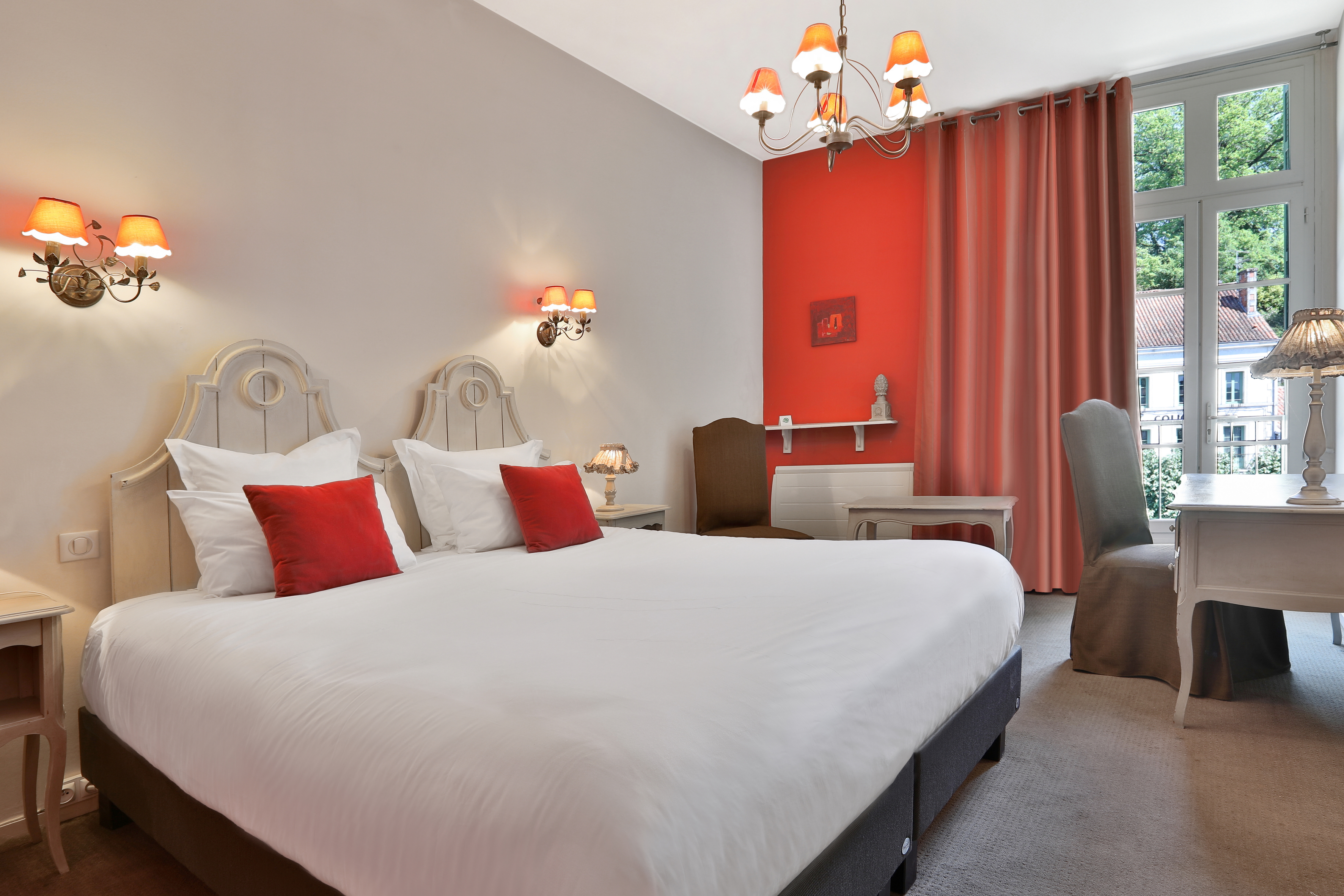غرفة سوبيريور بسرير مزدوج بإطلالة على النهر بشرفة