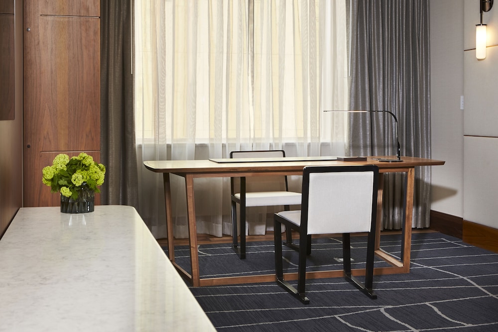 Park Hyatt Toronto 60/72
