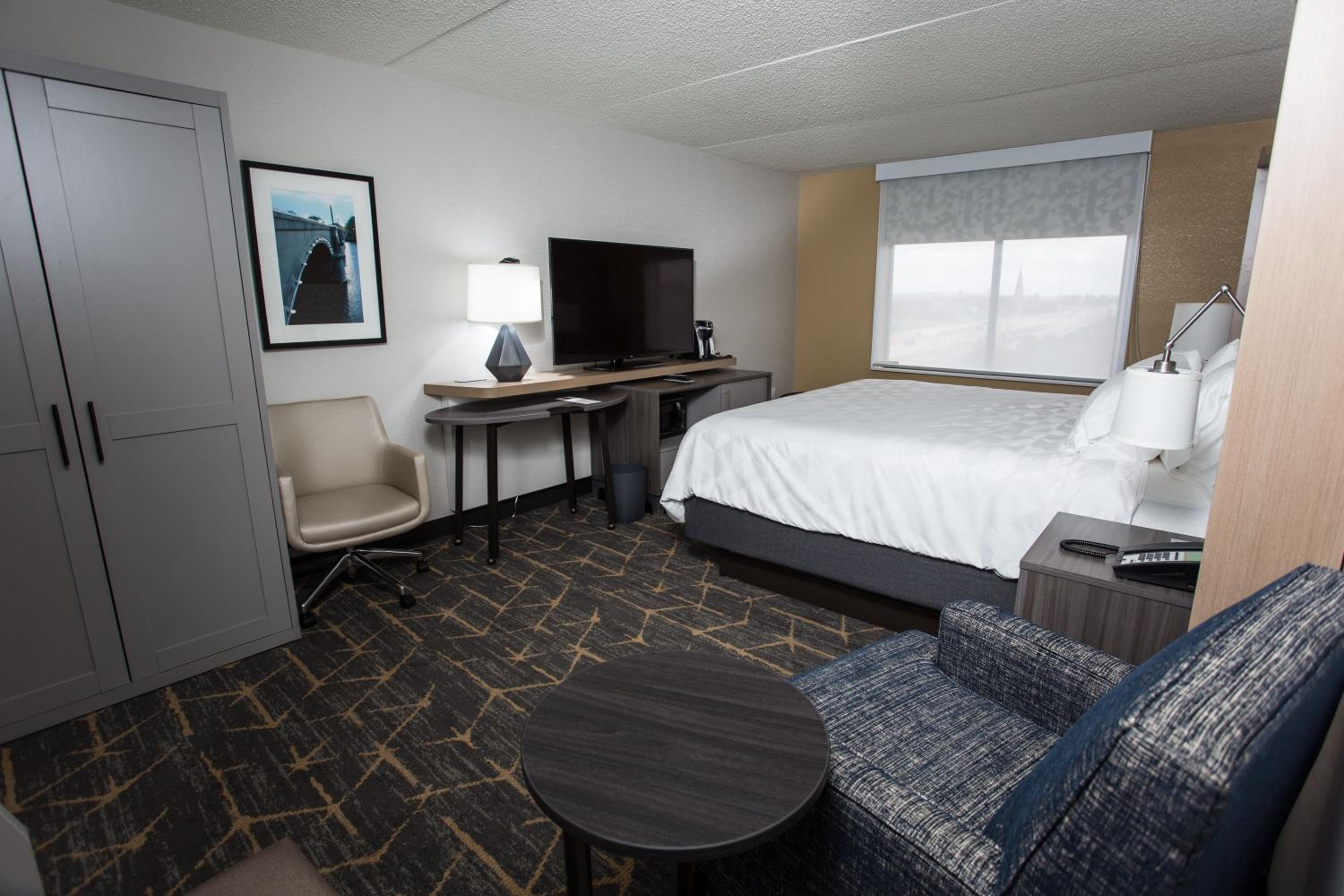 STANDARD, KING BED