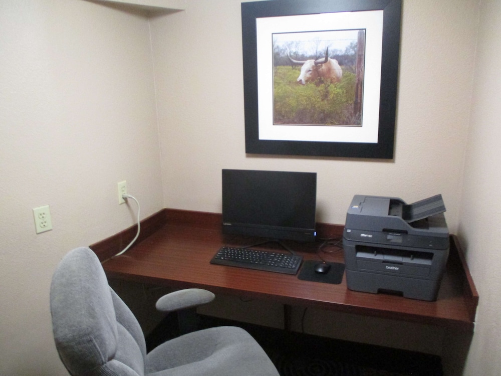 Days Inn & Suites by Wyndham Sam Houston Tollway 41/50