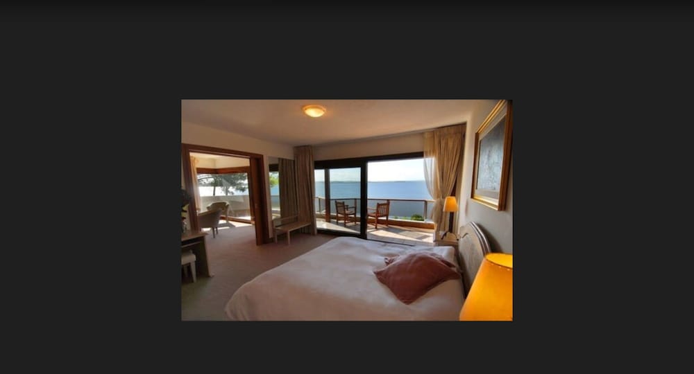 SUITE, KING BED