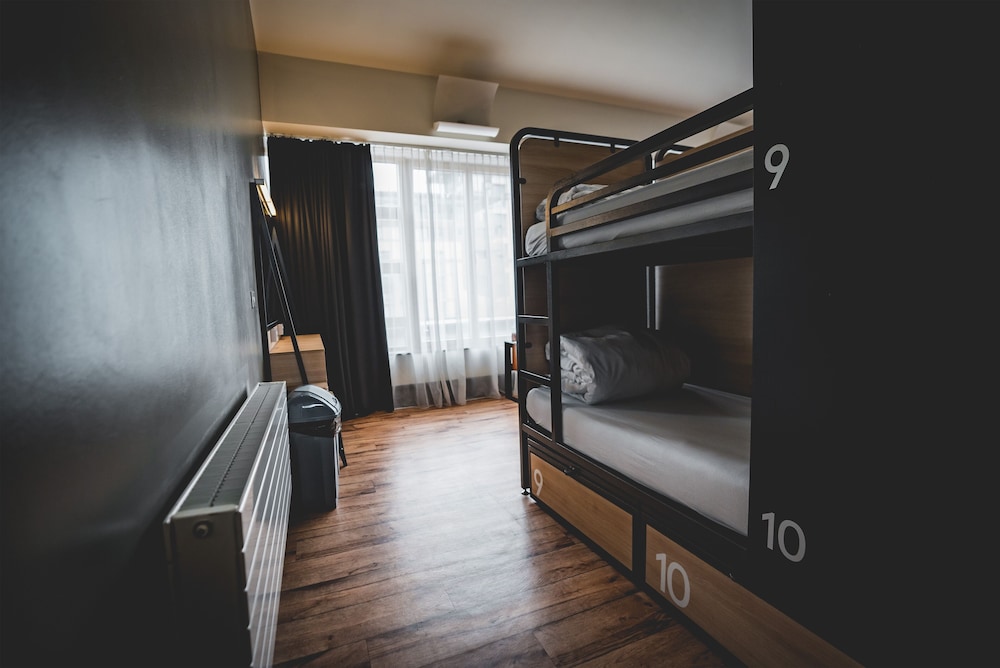Female Dorm, Female Only