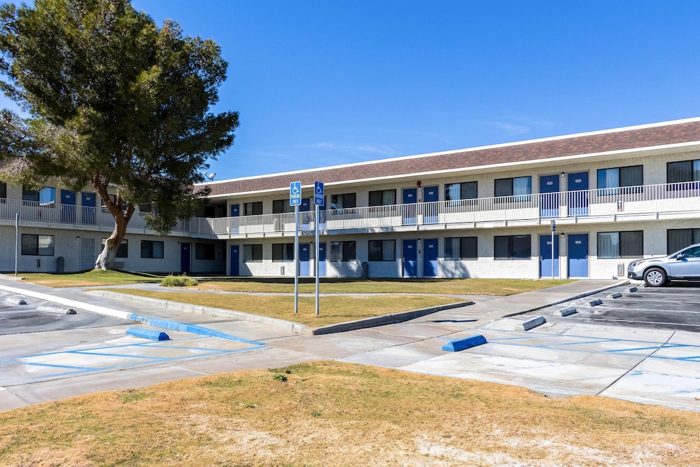 Motel6 Mojave, CA 7/69
