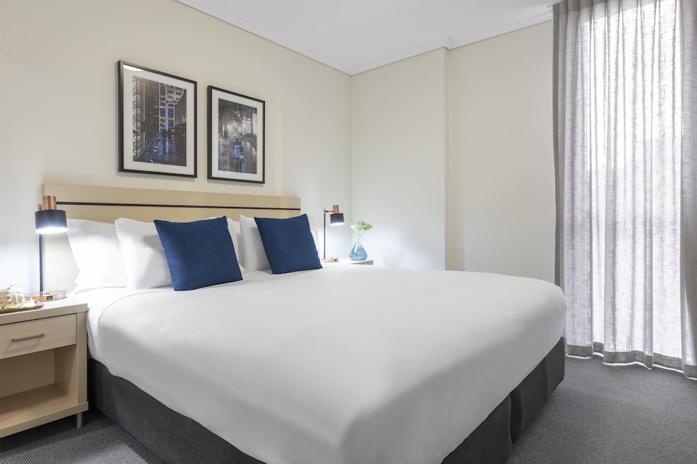Oaks Brisbane Festival Suites 12/49