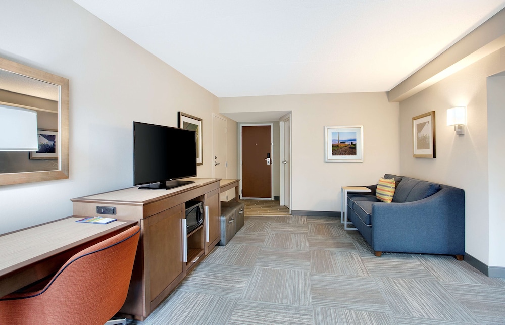 Hampton Inn Lancaster, PA 23/42
