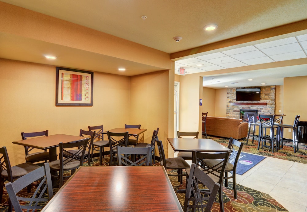 Cobblestone Hotel Suites Punxsutawney Pa 34/42