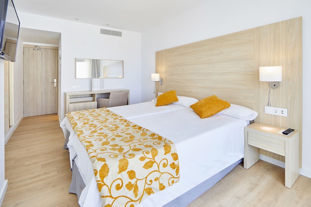 Room, Twin Beds, Sea Front