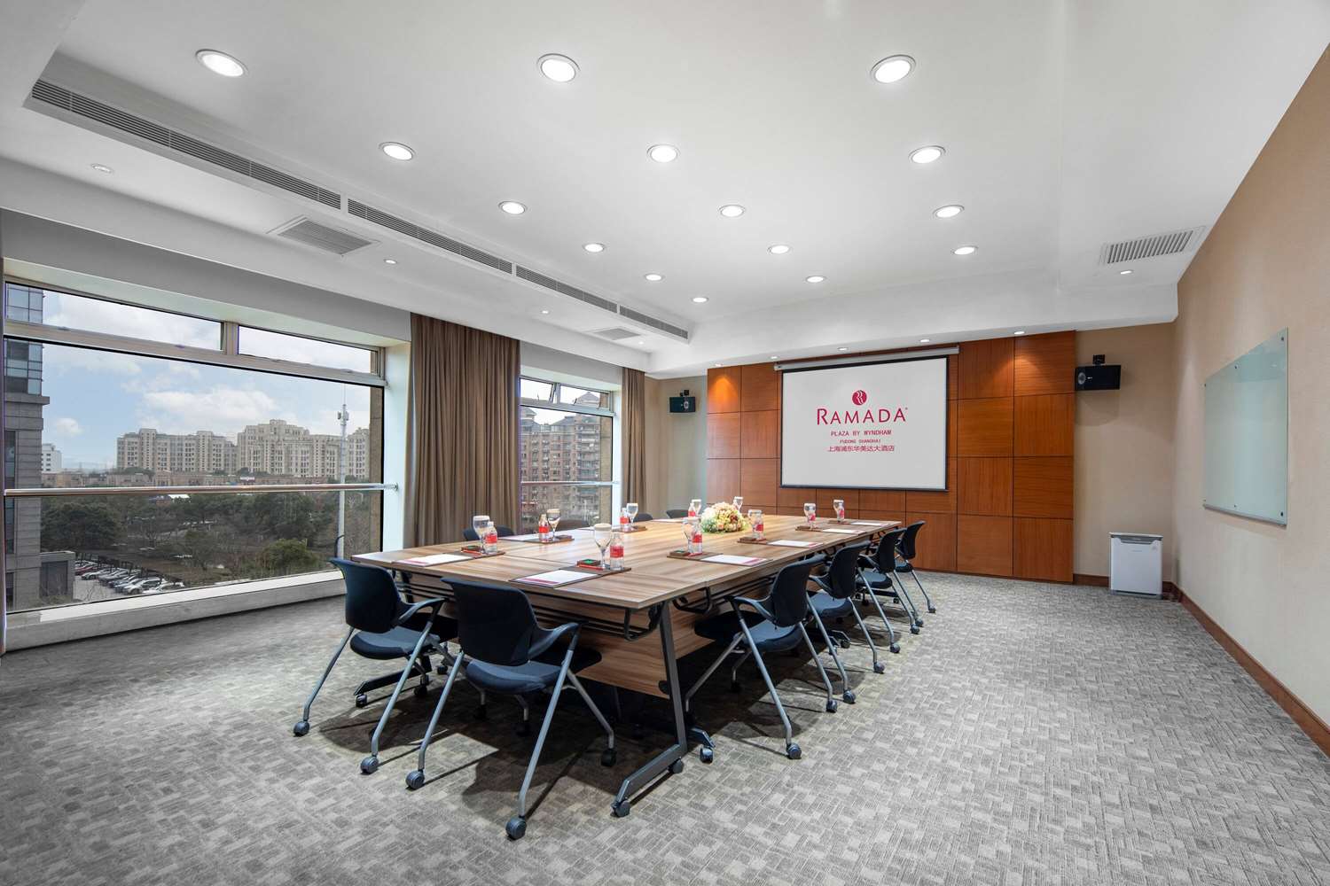 Ramada Plaza by Wyndham Pudong 41/46