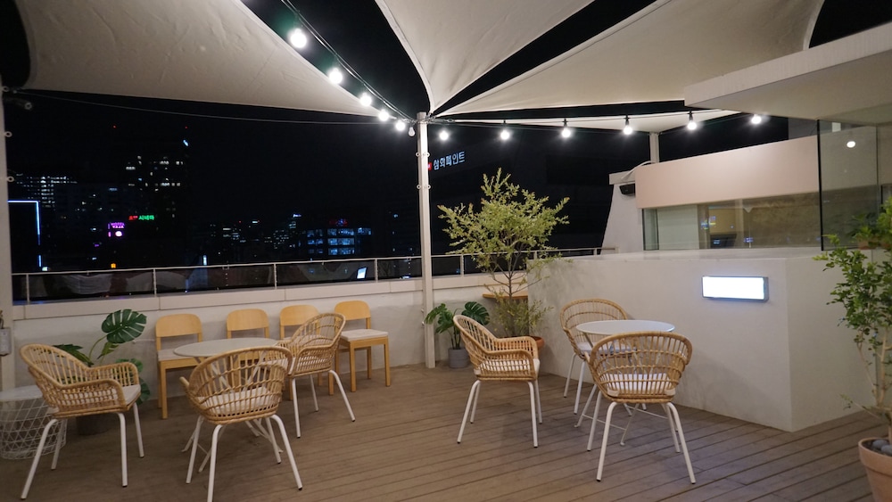 Tong Tong Petit Hotel 31/38
