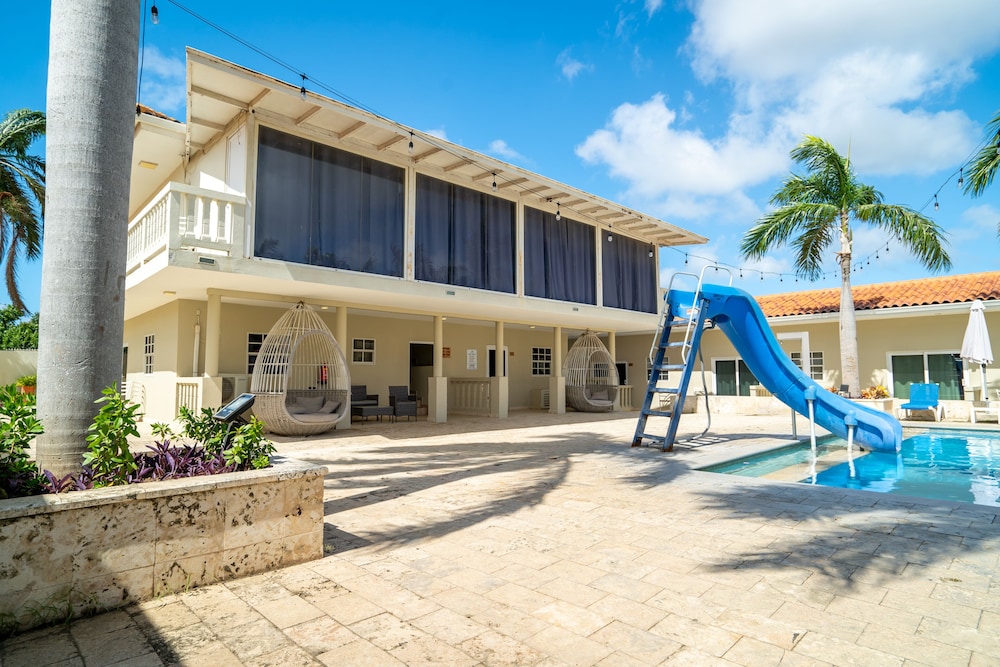 Delynne Boutique Hotel 41/50