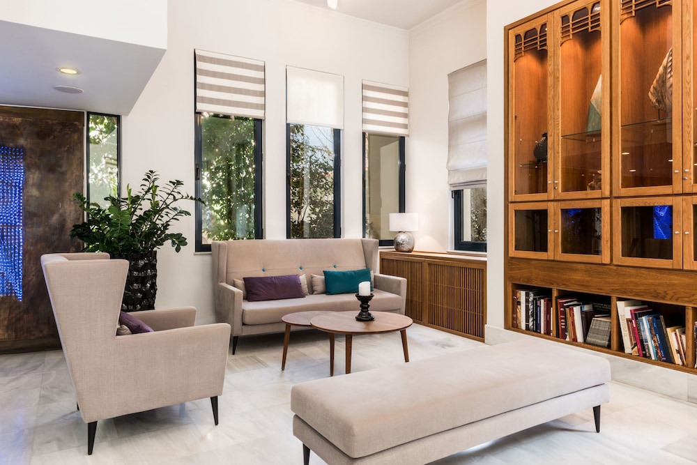 Avra City Boutique Hotel 32/43