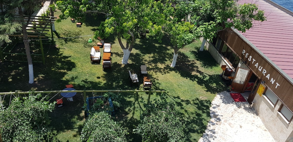 Troas Beach Hotel 48/59