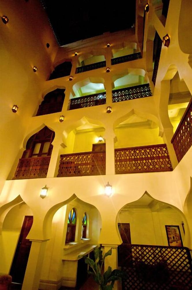 Asmini Palace Hotel 4/46