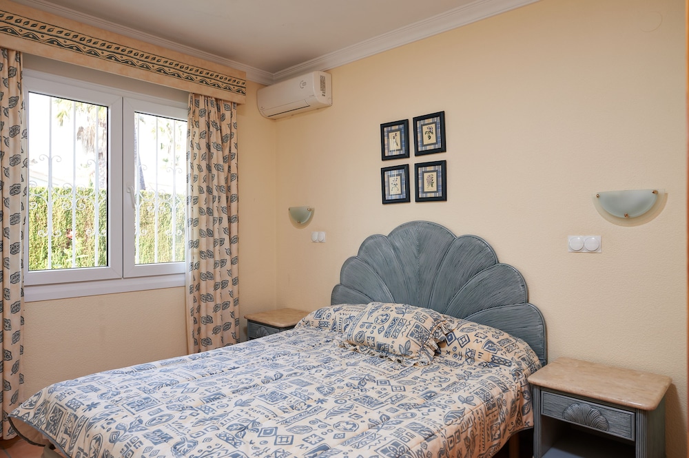 APARTMENT OLIVA NOVA GOLF 10/28