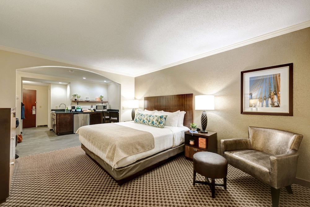 The Garrison Hotel & Suites Dover-Durham, Ascend Hotel Collection 14/45