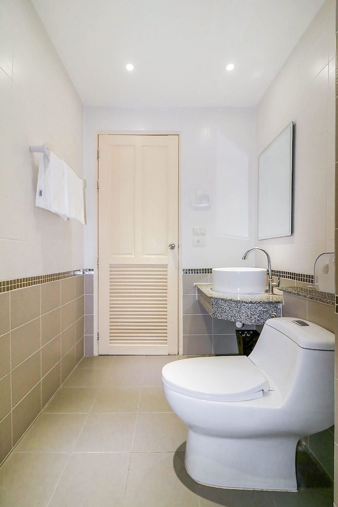 NATURAL BEACH HOTEL AND BAAN SILA 54/59