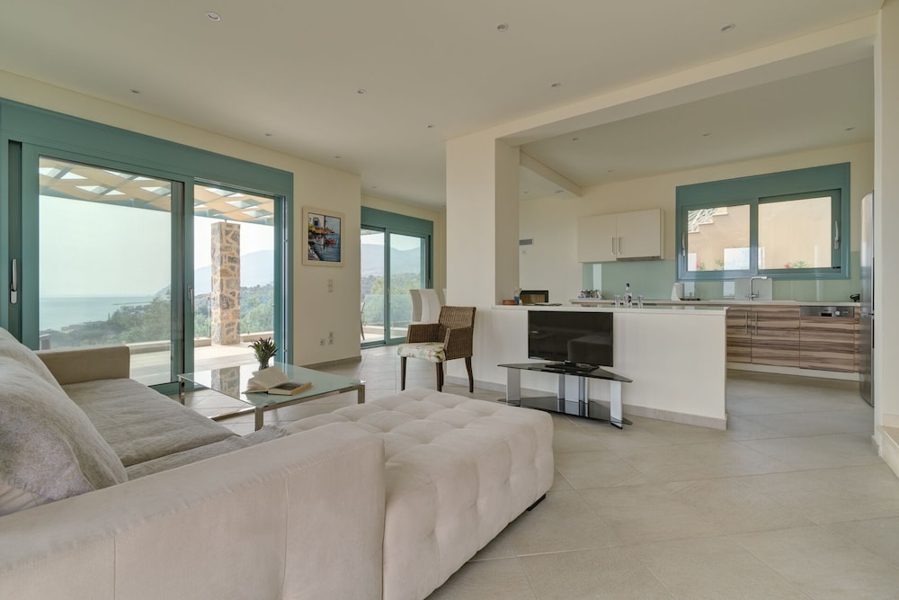 Ouzo Villas 37/50