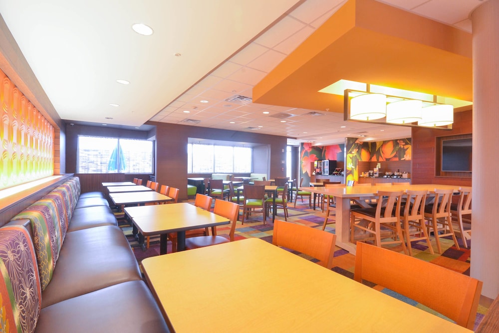 Fairfield Inn Suites St Louis Pontoon Beach Granite City 32/37