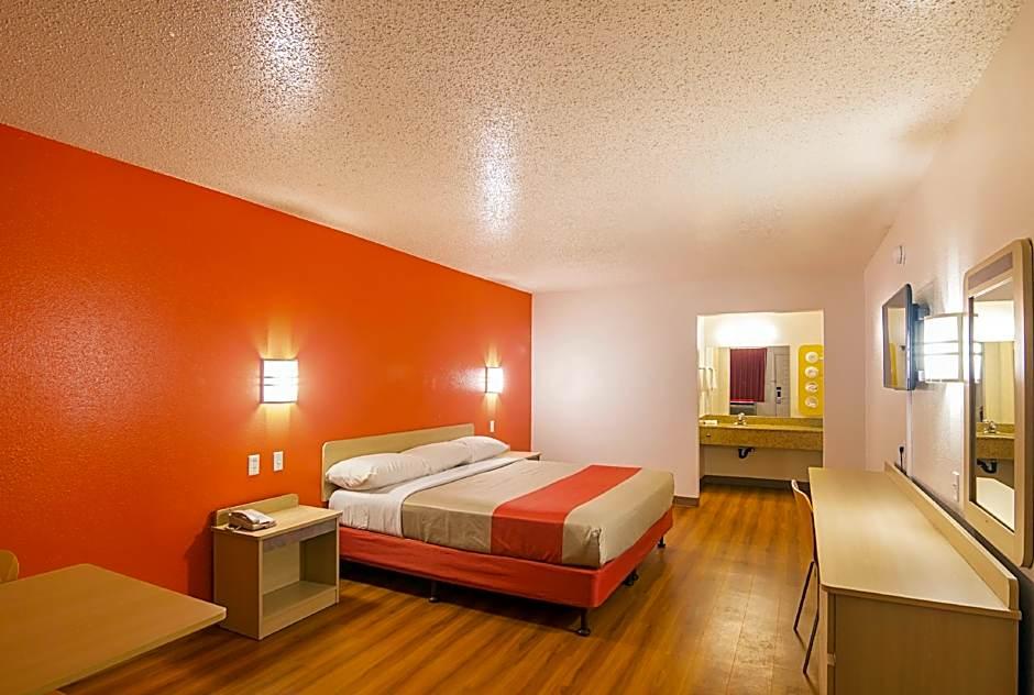 OYO 1001438 Motel6 Williams, AZ – Historic Route 66 8/26