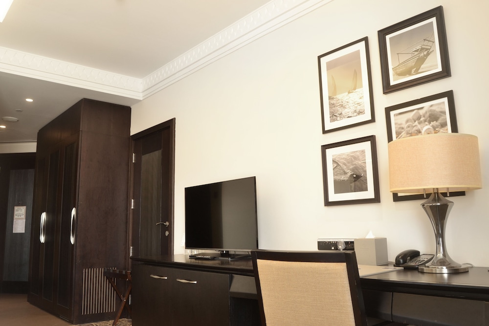 Sheraton Sharjah Beach Resort Spa 54/58