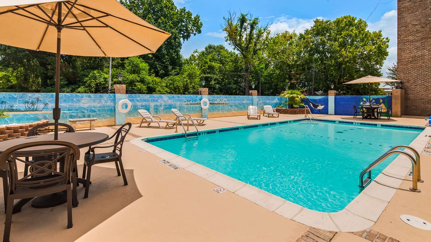 Royal Inn and Suites Baton Rouge 15/15