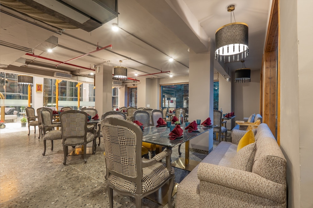 Mastiff Select Mandavya Dharamkot, McLeodganj 41/61