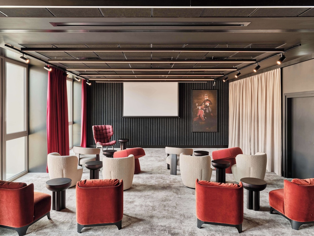Radisson RED Hotel & Radisson RED Apartments, Krakow 46/50